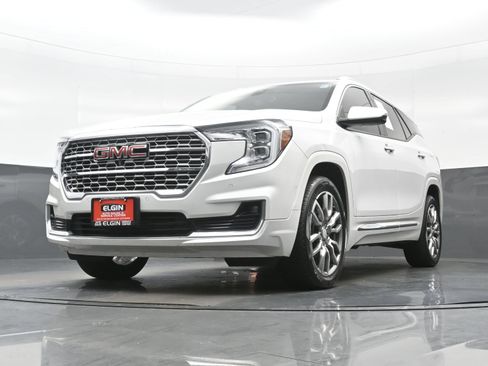 Used 2023 GMC Terrain Denali w/ Denali Premium Package AWD/4WD image 30