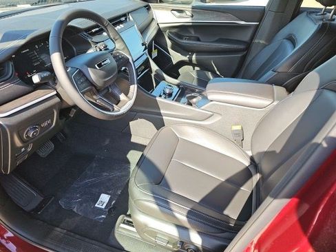 New 2026 Jeep Grand Cherokee L Limited w/ Limited Altitude Package AWD/4WD image 19