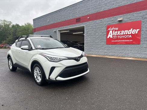 Used 2021 Toyota C-HR LE FWD image 1