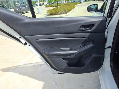 Used 2025 Nissan Altima 2.5 SV FWD image 15