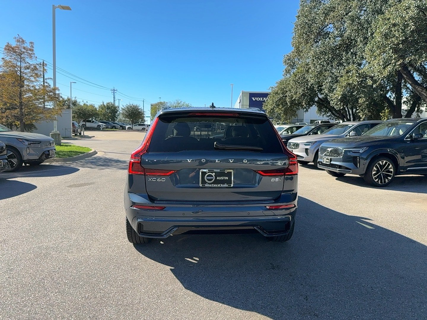 Used 2026 Volvo XC60 B5 Ultra w/ Protection Package Premier AWD/4WD image 5