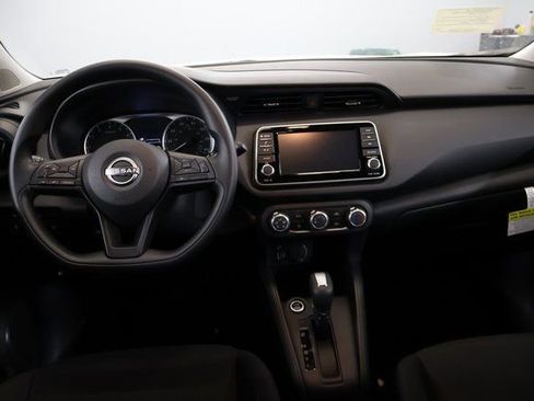 New 2025 Nissan Kicks Play S image 10