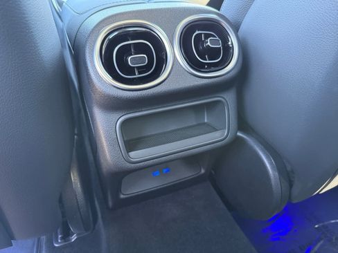 Used 2024 Mercedes-Benz GLC 300 4MATIC image 16