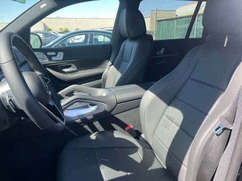 New 2025 Mercedes-Benz GLS 450 4MATIC image 4