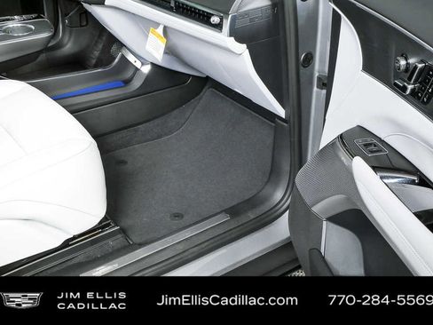 New 2026 Cadillac Lyriq Premium Luxury image 25