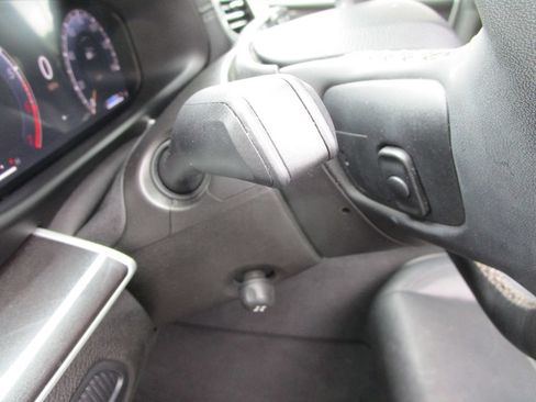 Used 2024 Jeep Wagoneer 2WD image 33