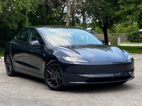 Used 2026 Tesla Model 3 AWD/4WD image 4