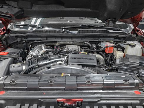 Used 2022 Chevrolet Silverado 2500 High Country w/ Safety Package II image 11