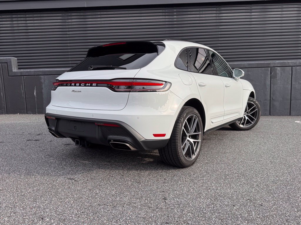 Certified 2026 Porsche Macan AWD/4WD image 9