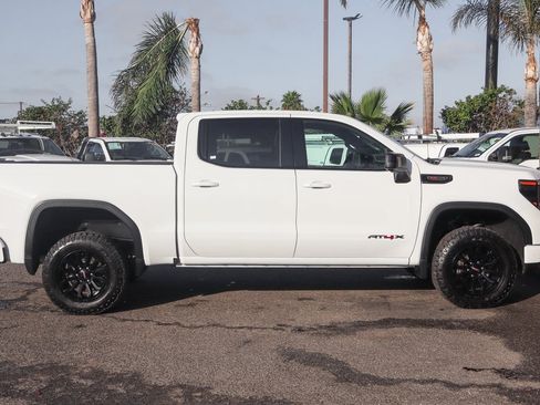 Used 2022 GMC Sierra 1500 AT4X image 12