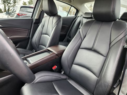 Used 2018 MAZDA MAZDA3 Touring image 7