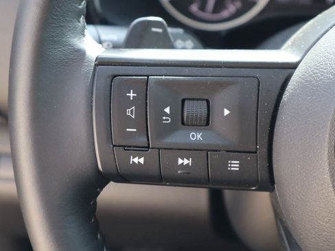 Used 2024 Nissan Pathfinder SV FWD image 13