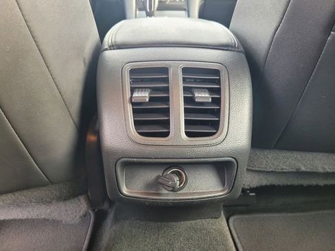 Used 2016 Ford Taurus Limited image 15