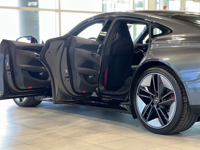 Used 2022 Audi RS e-tron GT AWD/4WD image 15