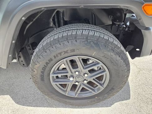 Used 2024 Jeep Wrangler Unlimited Sport AWD/4WD image 19