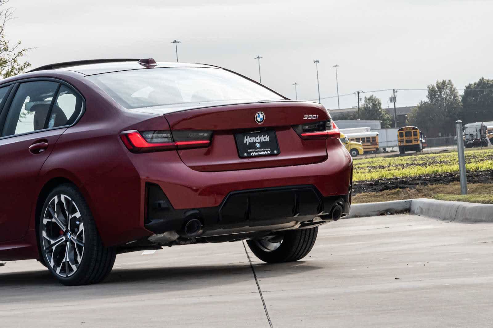 Used 2026 BMW 330i Sedan w/ M Sport Package RWD image 5