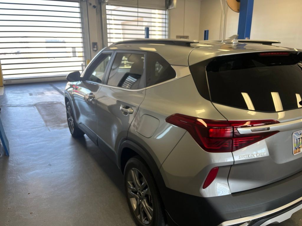 Used 2023 Kia Seltos S AWD/4WD image 5