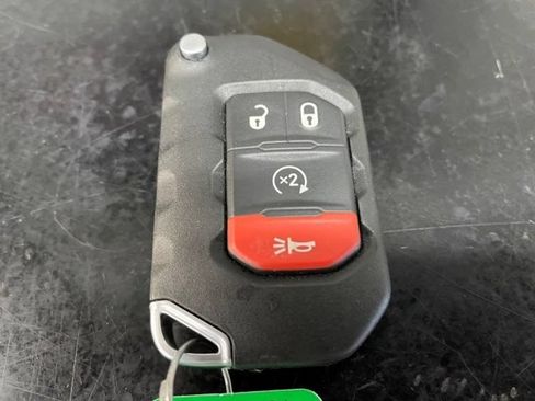 Used 2019 Jeep Wrangler Sport AWD/4WD image 14