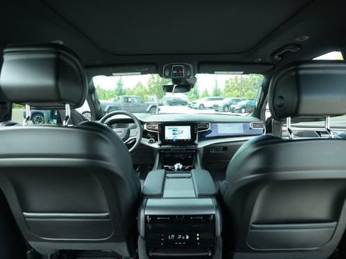Used 2024 Jeep Wagoneer L Series II w/ Convenience Group I AWD/4WD image 27