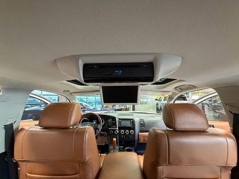 Used 2018 Toyota Sequoia Platinum AWD/4WD image 13