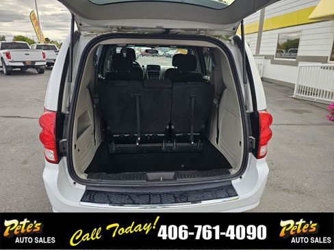 Used 2016 Dodge Grand Caravan SE image 9