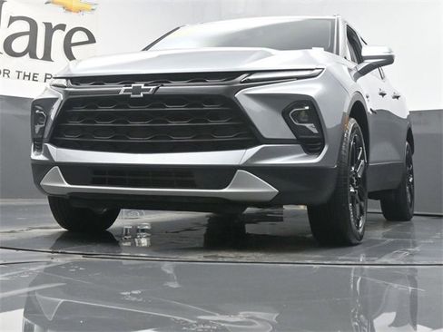 Used 2023 Chevrolet Blazer LT w/ LPO, Black Grille Bar Package image 4