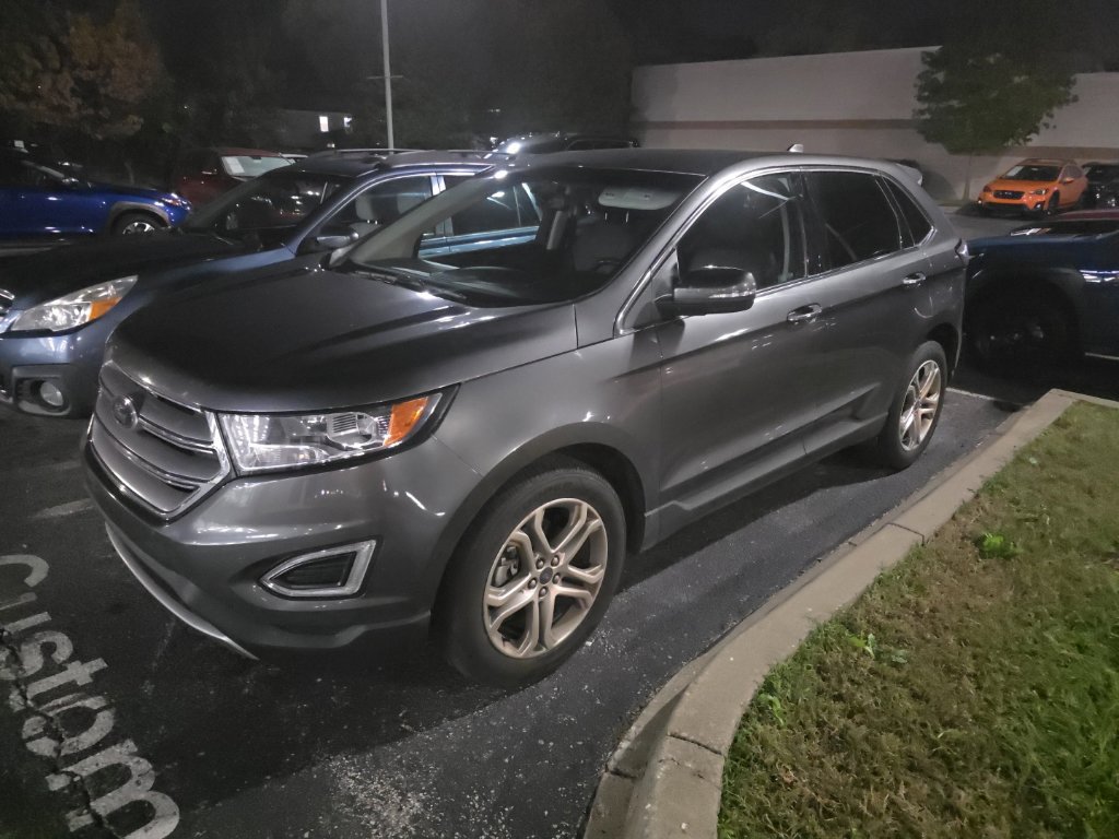Used 2017 Ford Edge Titanium w/ Technology Package FWD image 9