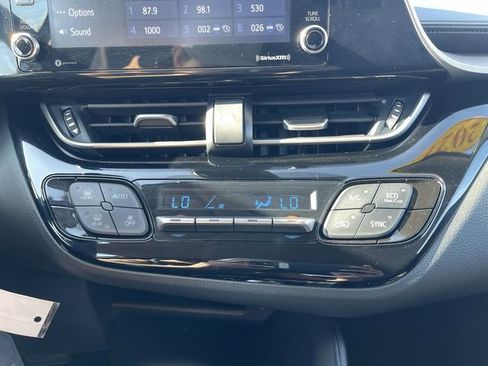 Used 2021 Toyota C-HR LE FWD image 19