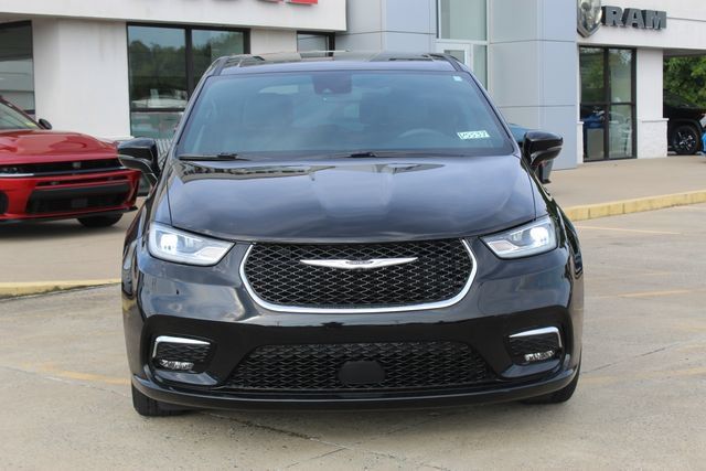 Used 2025 Chrysler Pacifica Select FWD image 8