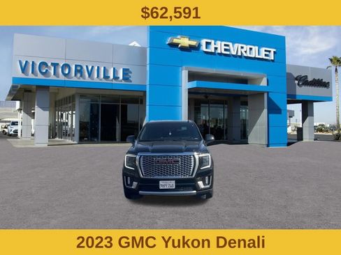 Used 2023 GMC Yukon Denali w/ Advanced Technology Package image 2
