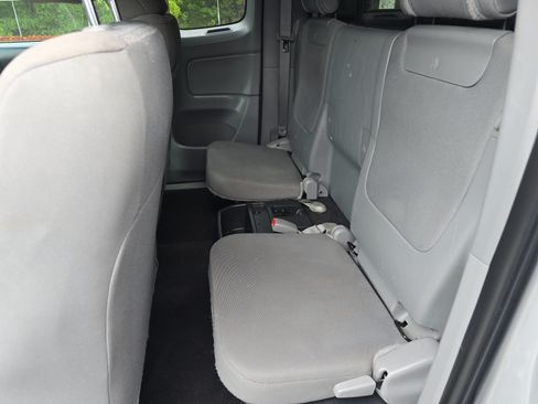 Used 2013 Toyota Tacoma 4x4 Access Cab w/ SR5 Pkg image 15