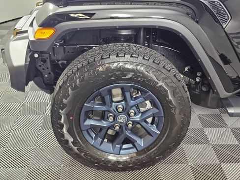 New 2026 Jeep Gladiator Sport AWD/4WD image 10