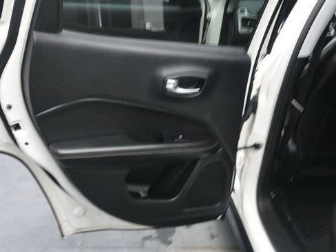 Used 2020 Jeep Compass Latitude w/ Popular Equipment Group AWD/4WD image 12