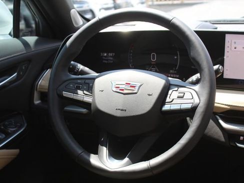 Used 2024 Cadillac XT4 Premium Luxury w/ Active Safety Package FWD image 21
