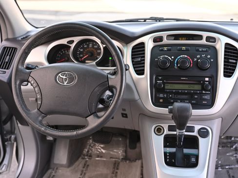Used 2006 Toyota Highlander Sport FWD image 26