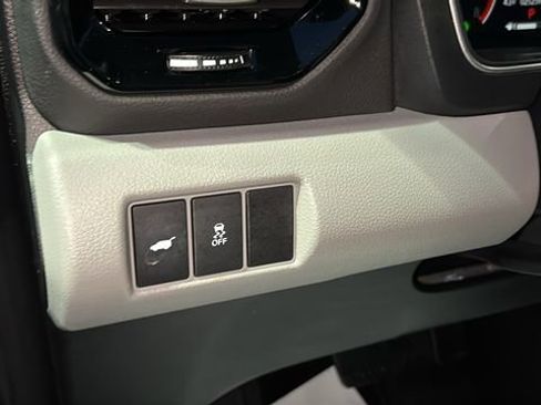 Used 2023 Honda Pilot Touring image 12