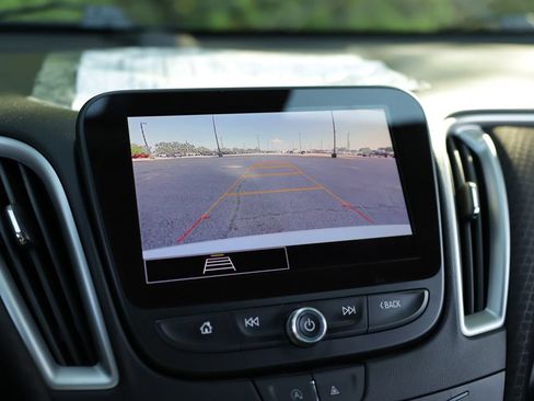 Used 2024 Chevrolet Malibu LT FWD image 14