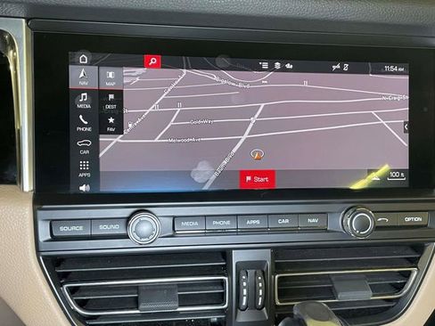Certified 2020 Porsche Macan AWD/4WD image 29