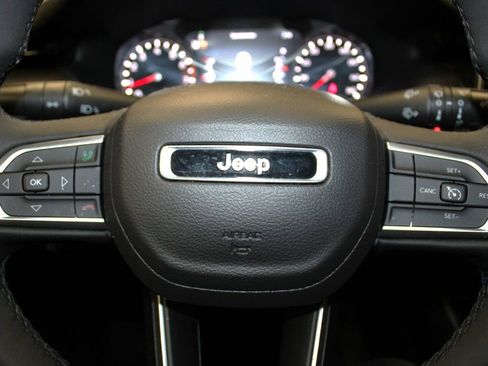 Used 2023 Jeep Compass Altitude w/ Convenience Group image 12