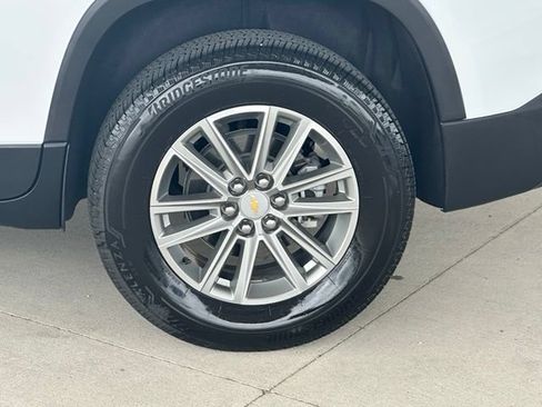 Used 2023 Chevrolet Traverse LT AWD/4WD image 15