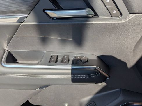 Used 2026 GMC Acadia Elevation w/ Black Edition FWD image 18