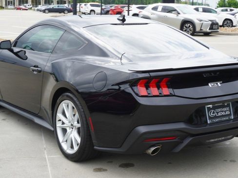 Used 2024 Ford Mustang GT Premium image 9