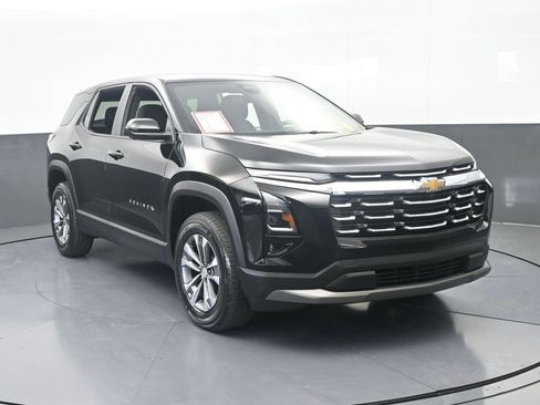Used 2025 Chevrolet Equinox LT w/ Safety and Technology Package FWD image 9