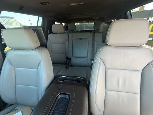 Used 2021 Chevrolet Suburban LT w/ Luxury Package AWD/4WD image 13