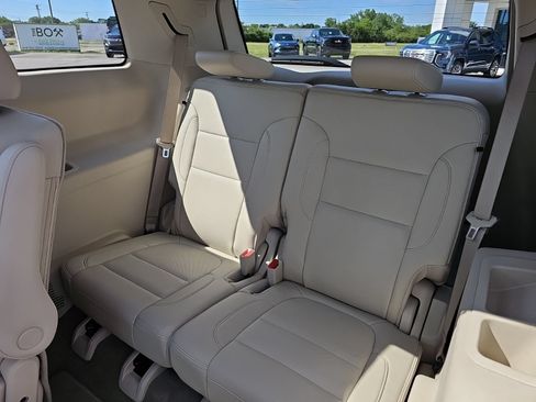 Used 2023 GMC Acadia Denali w/ Denali Ultimate Package AWD/4WD image 28