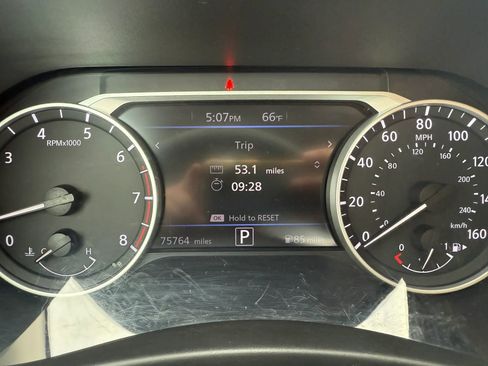 Used 2024 Nissan Sentra SV FWD image 10