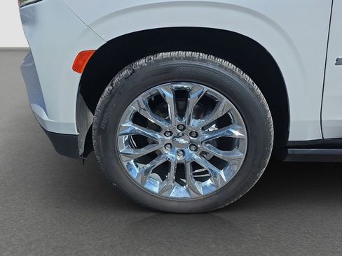 Used 2023 Chevrolet Suburban High Country image 4
