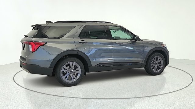 New 2026 Ford Explorer Active w/ Active Comfort Package AWD/4WD image 8