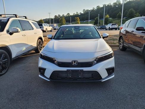 Used 2024 Honda Civic Touring image 2