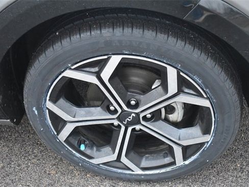 Used 2023 Kia Niro EX Touring image 11